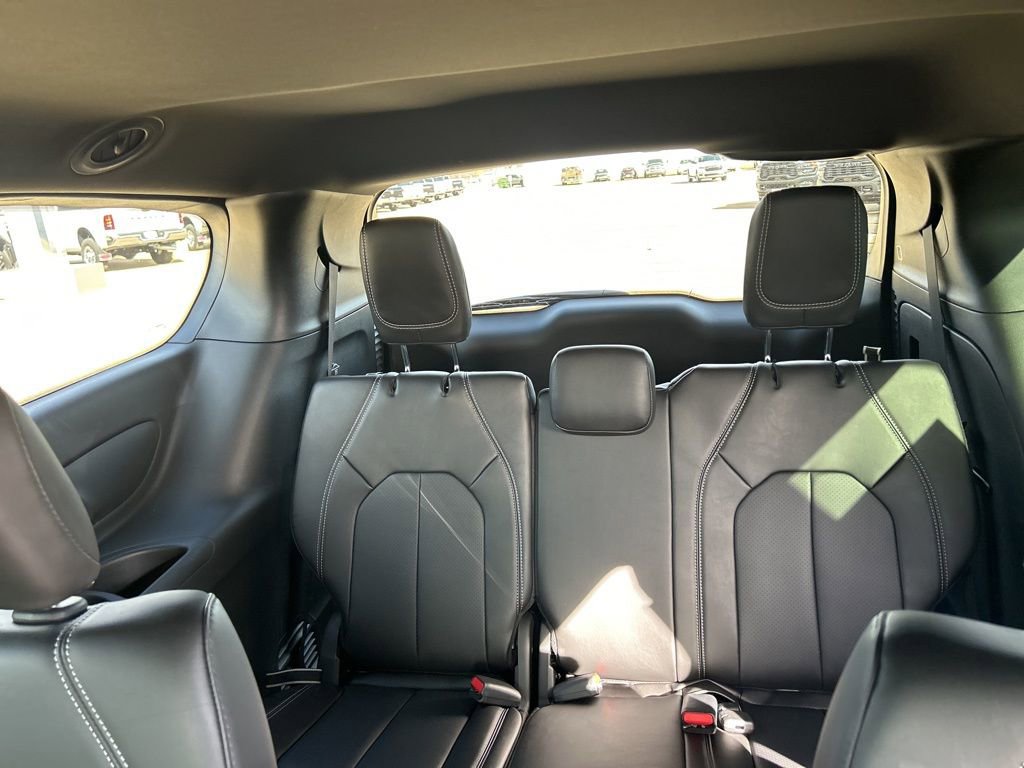 New 2026 Chrysler Voyager LX image 12