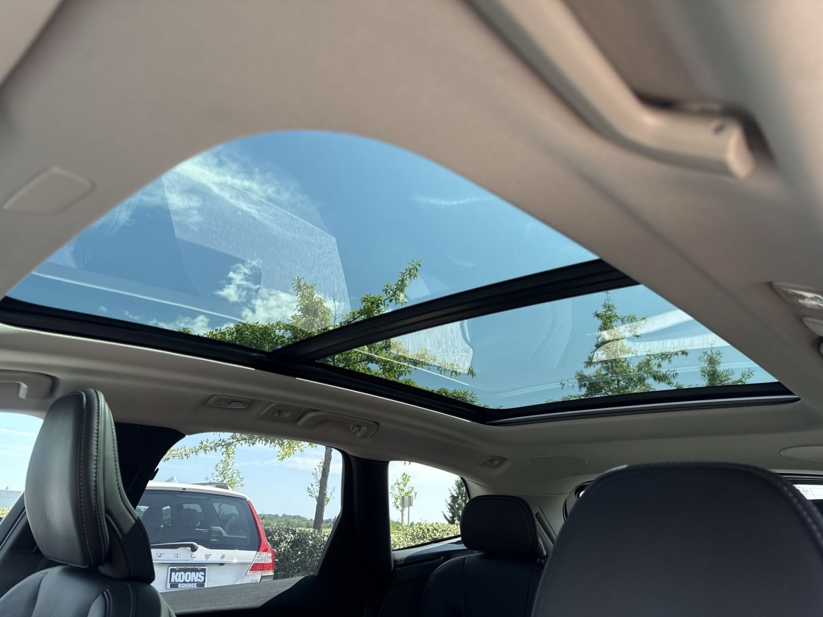 Certified 2023 Volvo XC60 B5 Ultimate w/ Climate Package AWD/4WD image 24