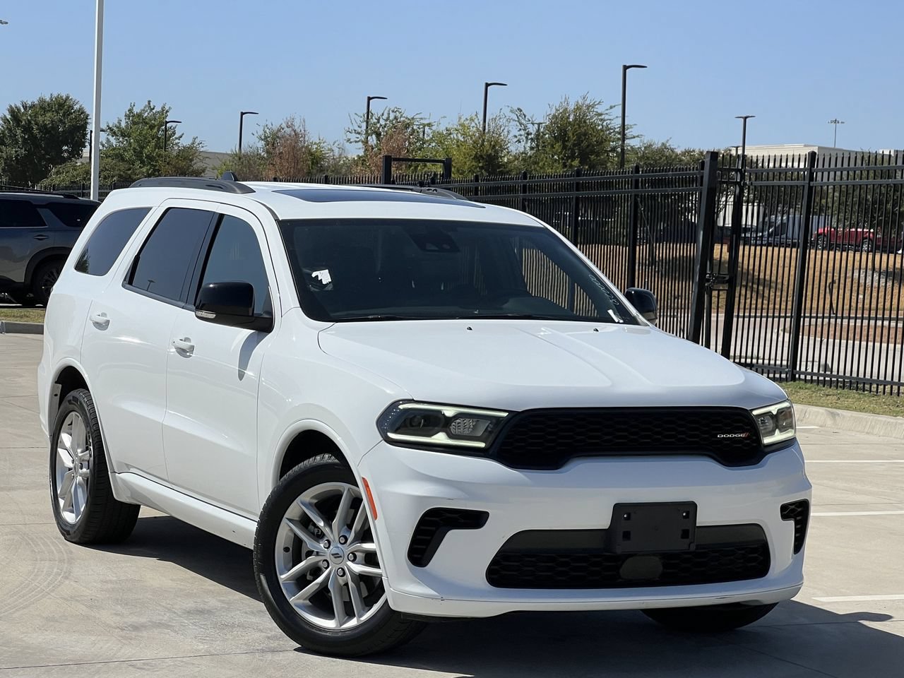 Used 2024 Dodge Durango GT RWD image 2