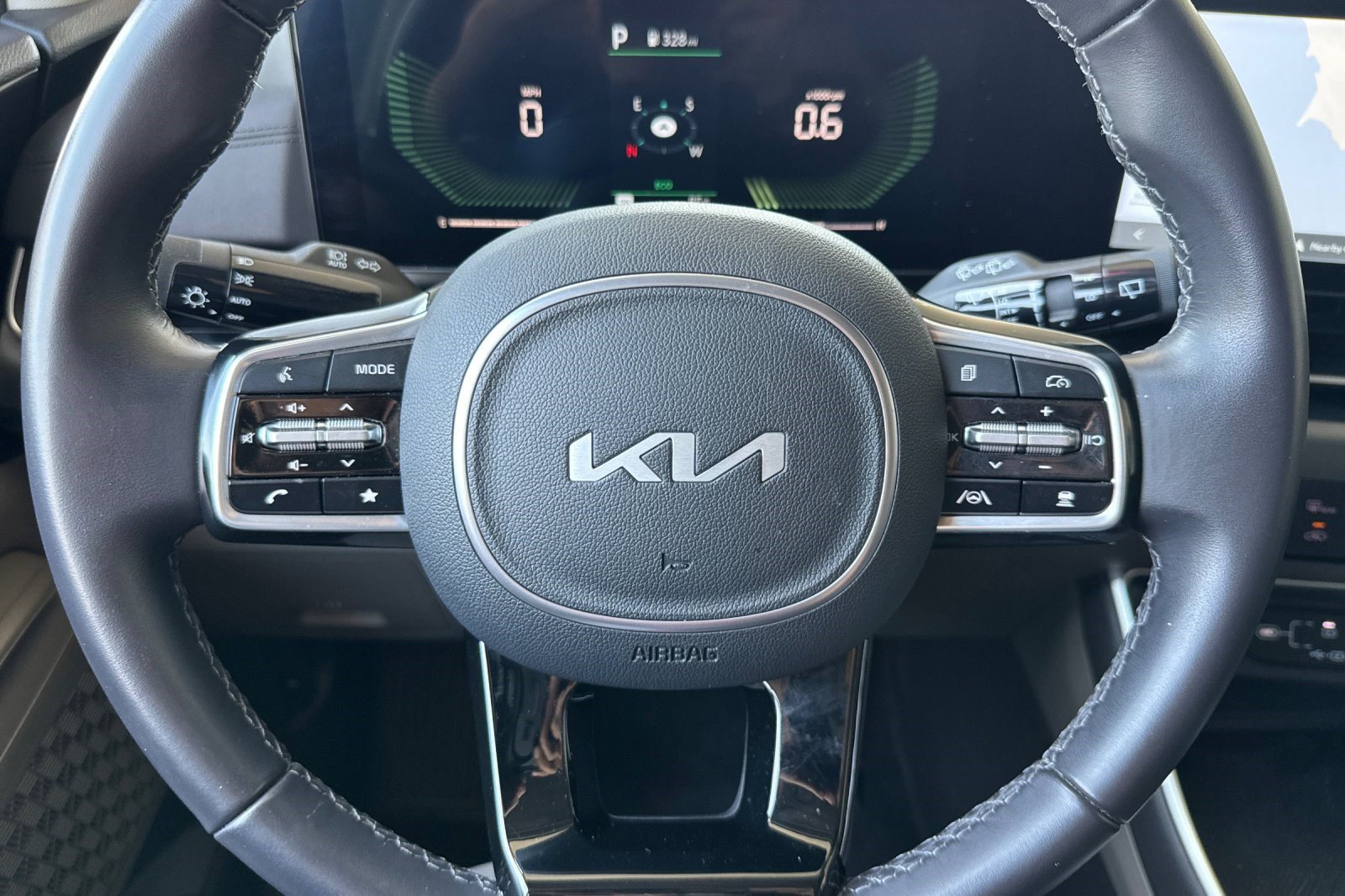 Used 2026 Kia Carnival FWD image 11