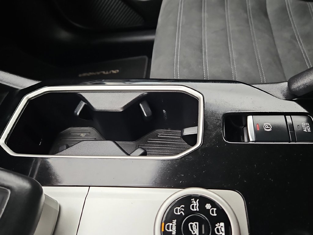 Used 2025 Mitsubishi Outlander SE AWD/4WD image 24