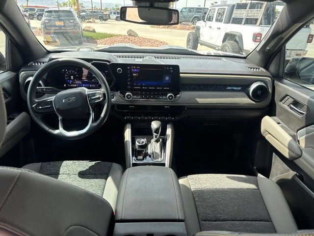Used 2024 Chevrolet Colorado ZR2 w/ Technology Package AWD/4WD image 12
