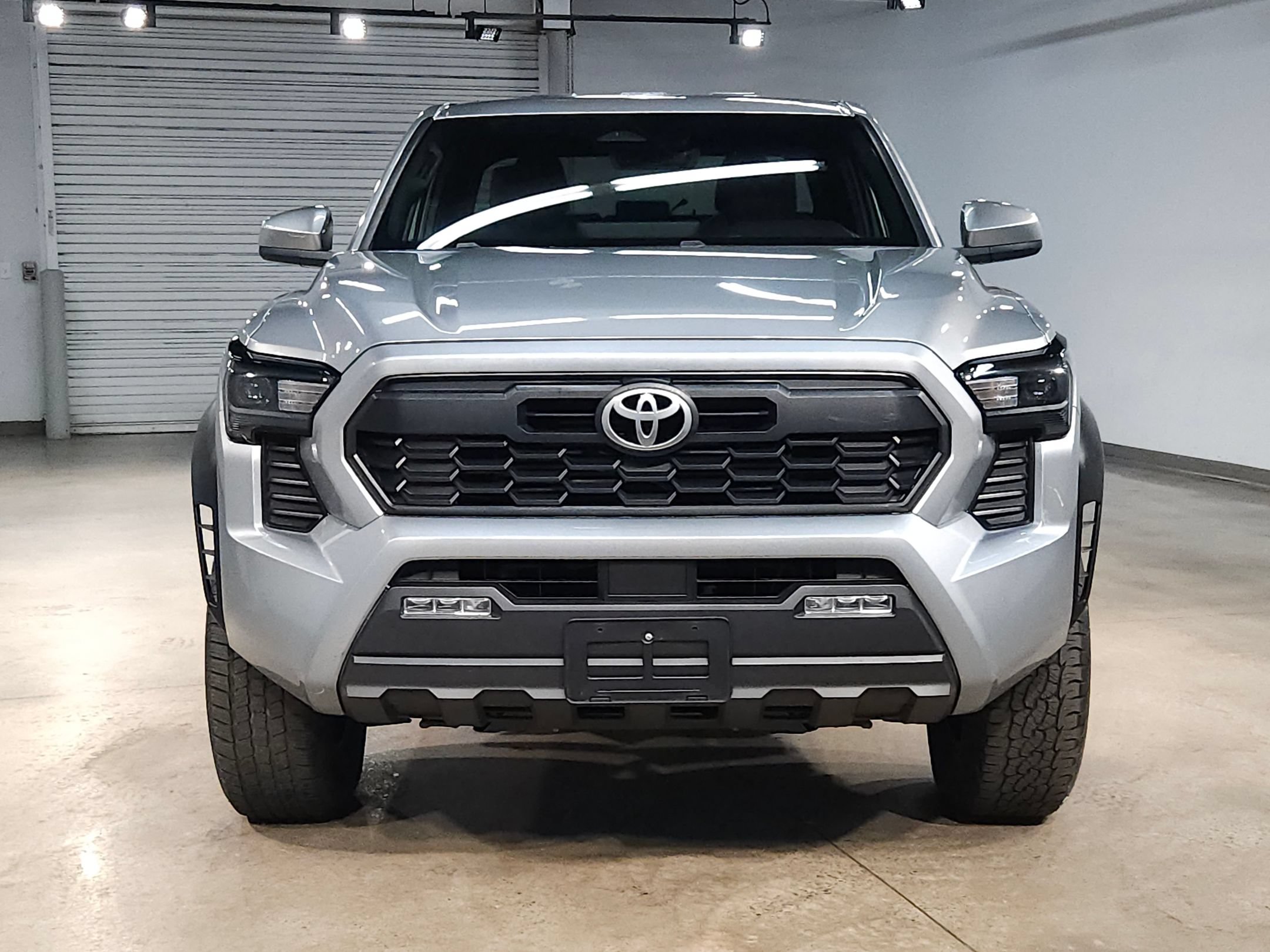 Used 2024 Toyota Tacoma TRD Off-Road AWD/4WD image 2