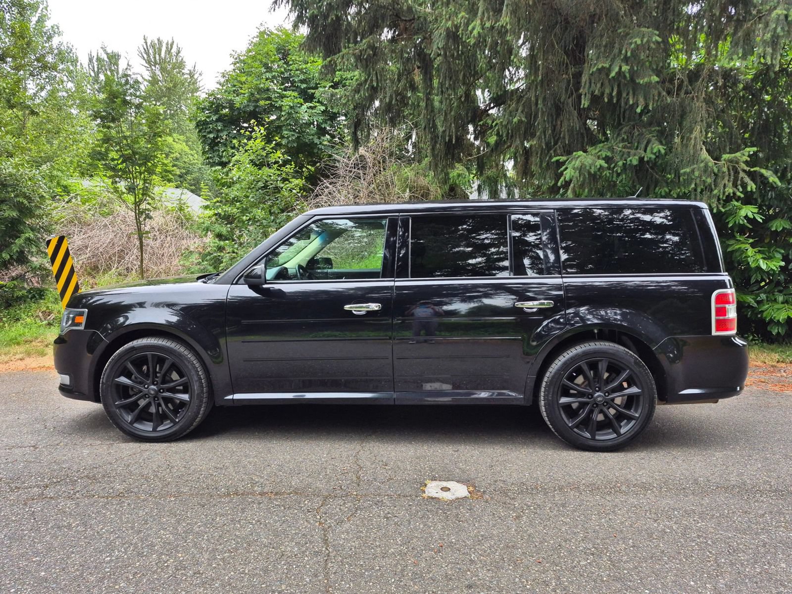 Used 2019 Ford Flex Limited w/ Limited Appearance Package AWD/4WD image 2