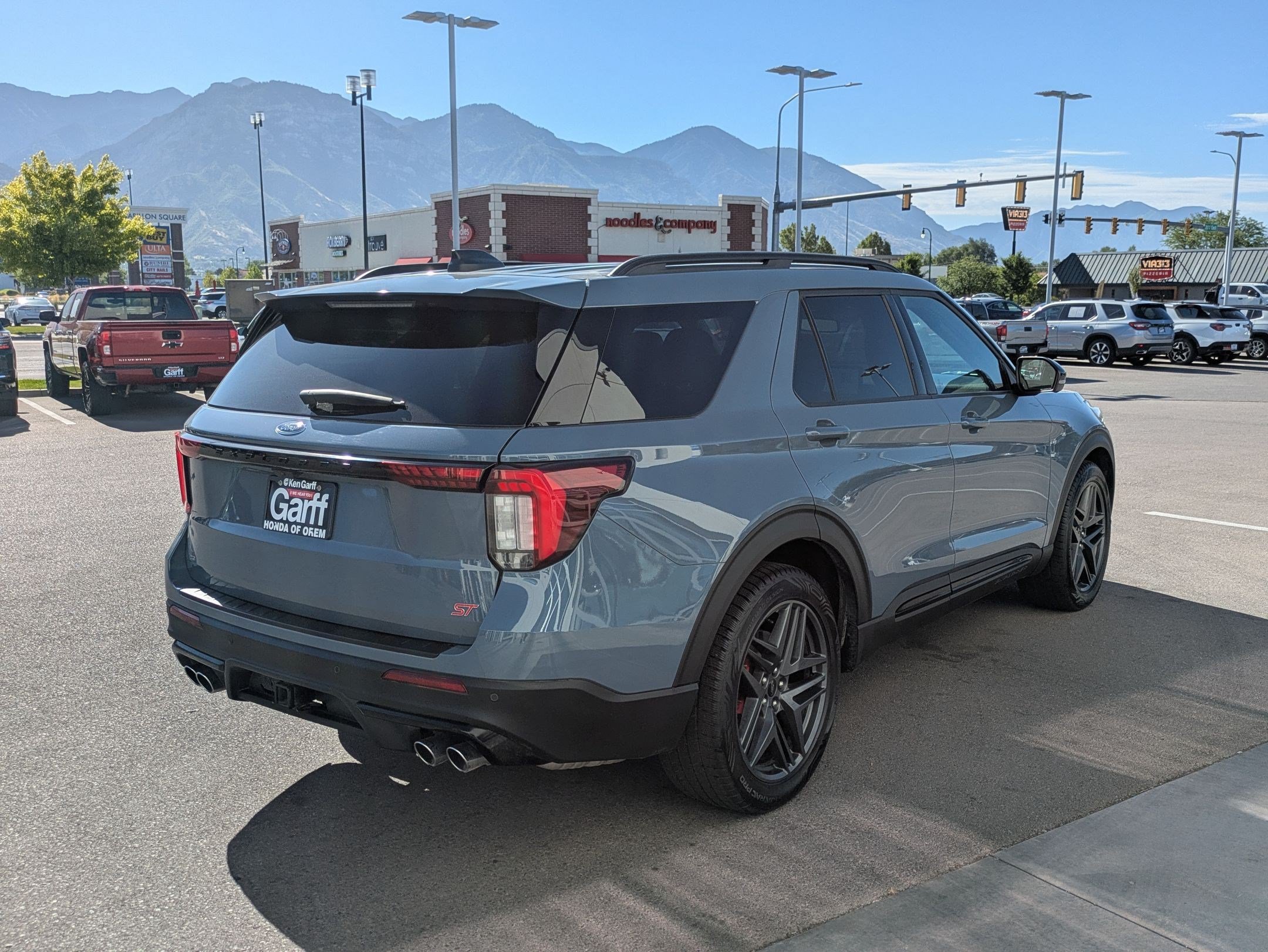 Used 2025 Ford Explorer ST AWD/4WD image 3