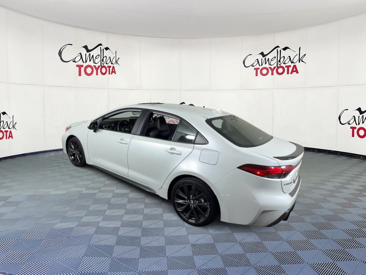 Used 2024 Toyota Corolla XSE FWD image 9