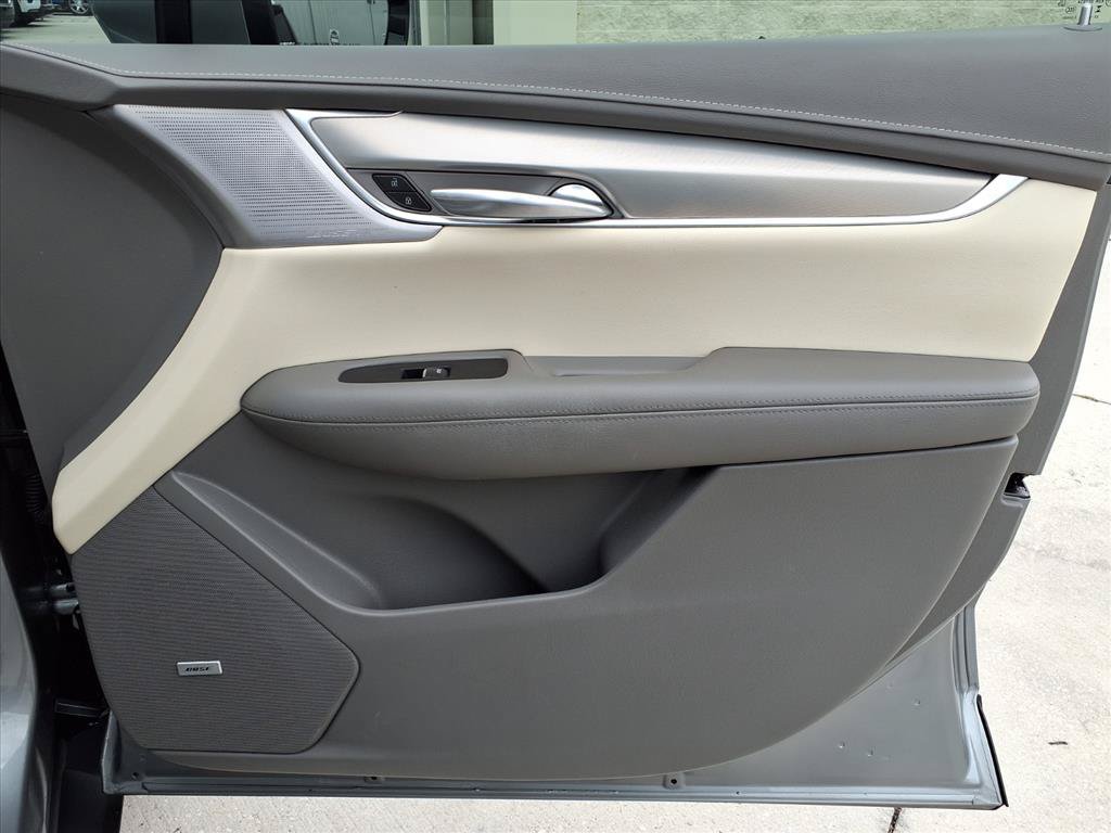 Used 2023 Cadillac XT5 Premium Luxury FWD image 11