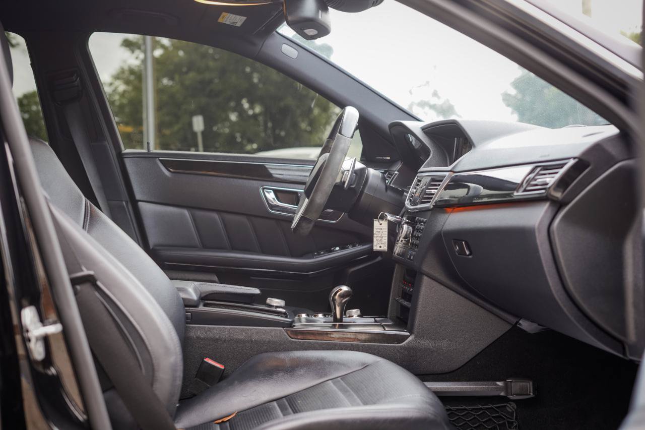 Used 2010 Mercedes-Benz E 63 AMG Sedan image 10