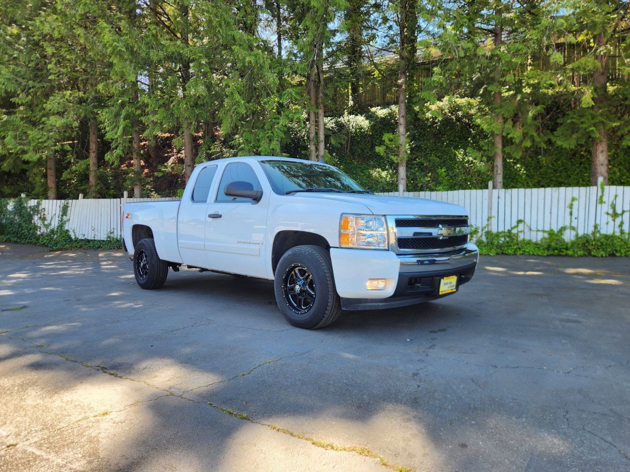 Used 2007 Chevrolet Silverado 1500 LT w/ 1LT Convenience Package AWD/4WD image 21