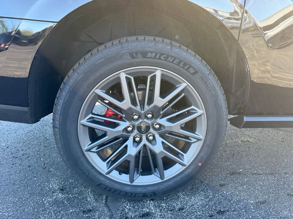 New 2025 Ford Expedition Max Platinum w/ Stealth Performance Package image 10