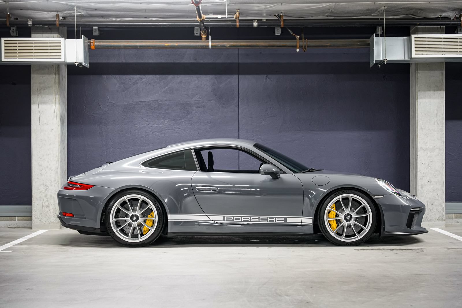 Used 2018 Porsche 911 GT3 RWD image 3