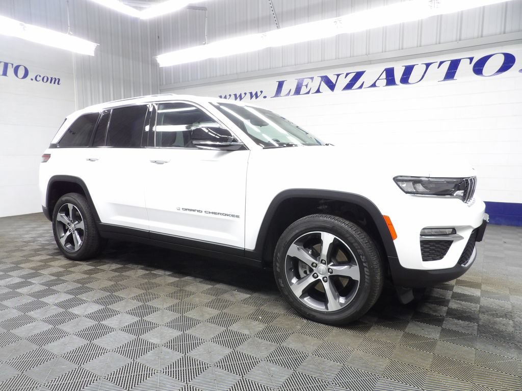 Used 2022 Jeep Grand Cherokee Limited 4xe AWD/4WD image 3