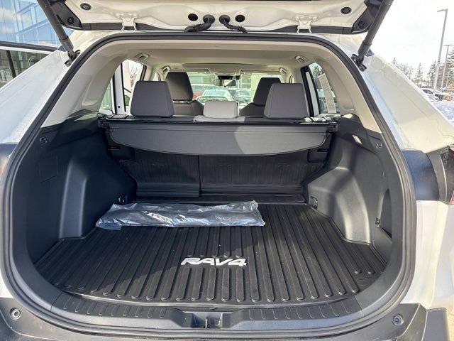 Used 2024 Toyota RAV4 XLE image 27