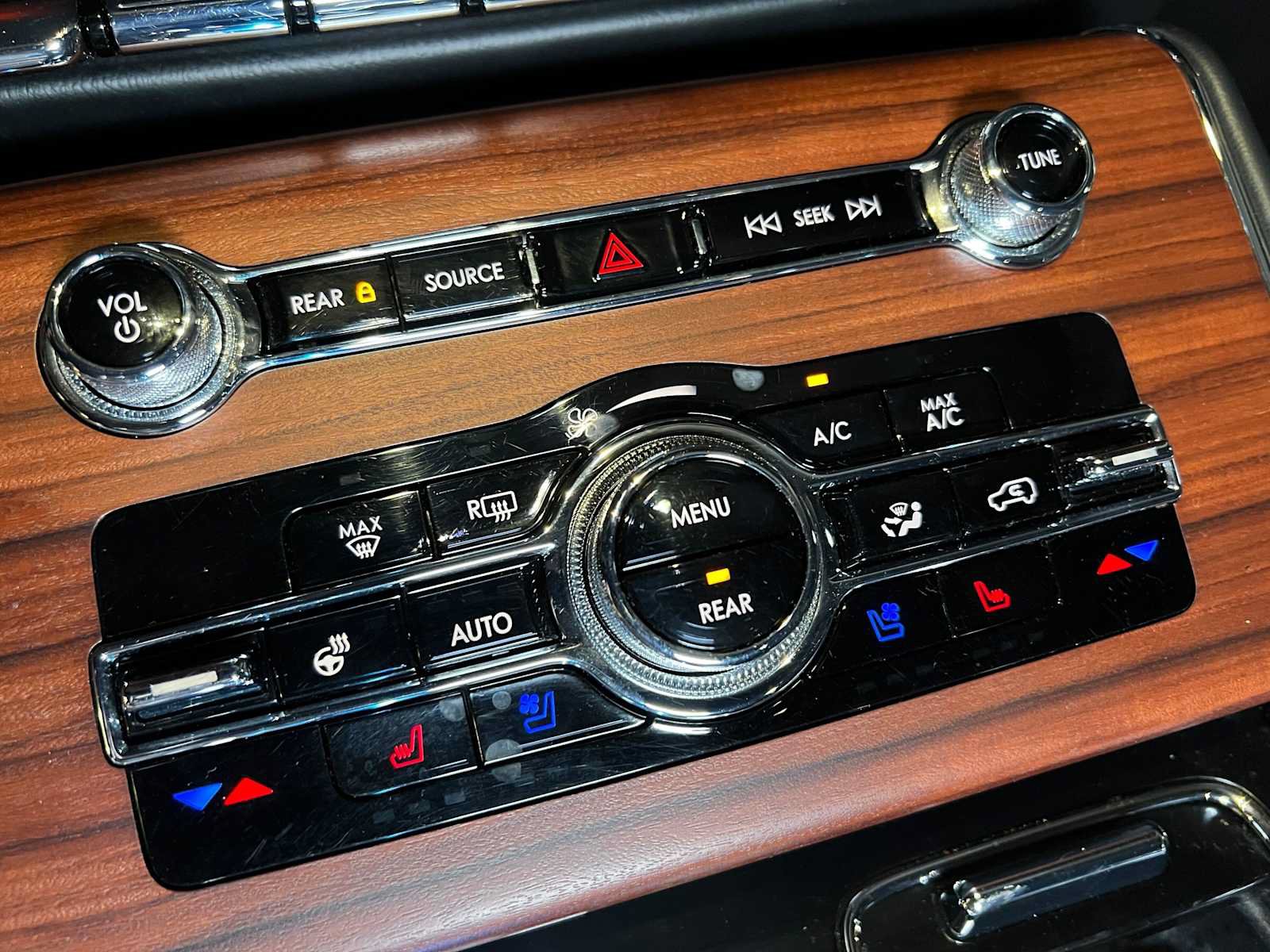 Used 2023 Lincoln Aviator Grand Touring w/ Equipment Group 301A AWD/4WD image 40