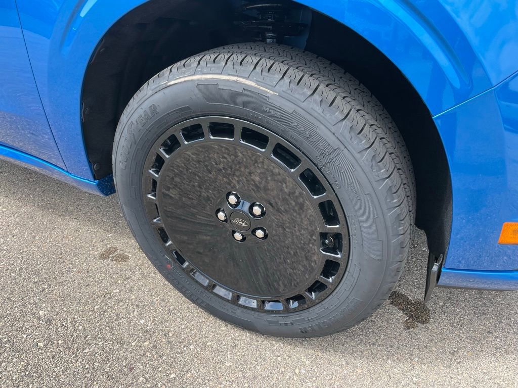 New 2025 Ford Maverick Lobo image 3