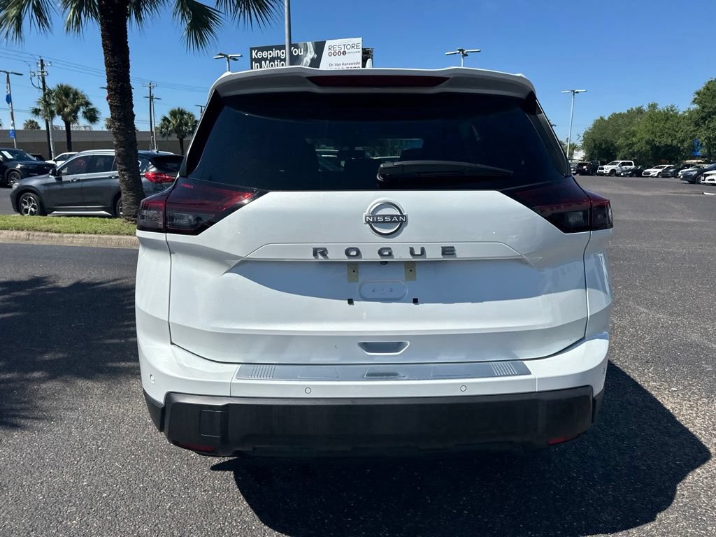 Used 2026 Nissan Rogue SV FWD image 4