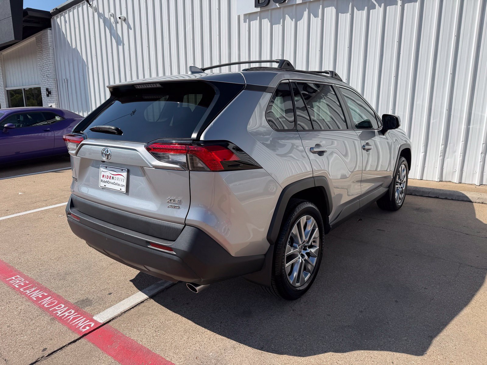 Used 2023 Toyota RAV4 XLE Premium AWD/4WD image 8