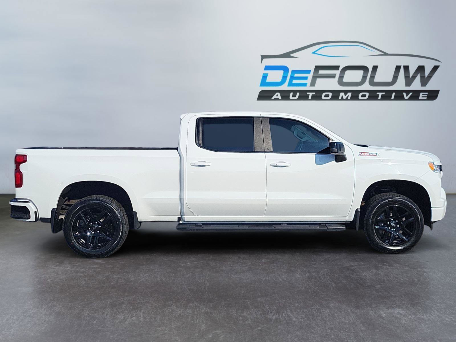 Used 2023 Chevrolet Silverado 1500 RST image 2