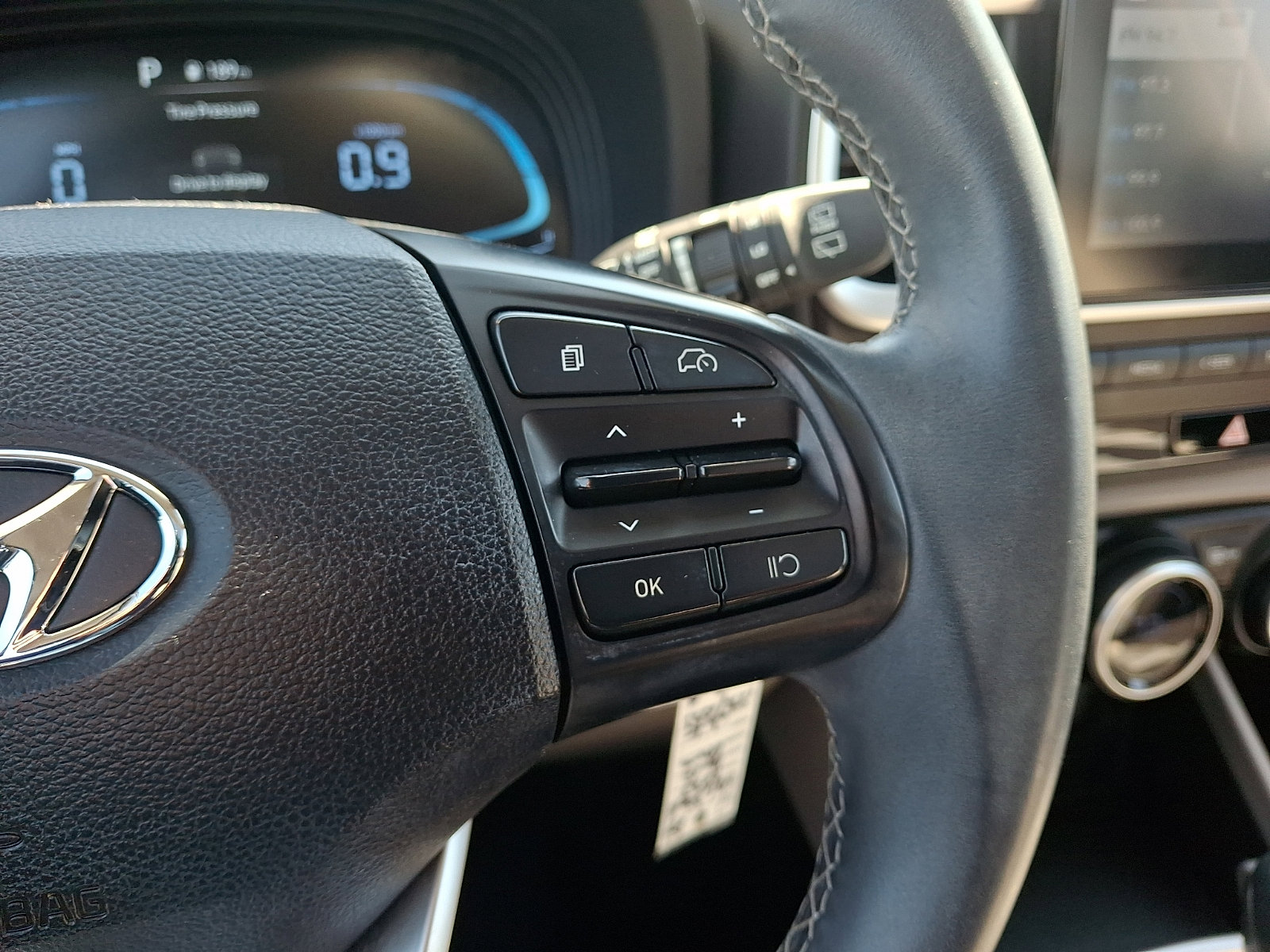 Certified 2023 Hyundai Venue SEL image 21