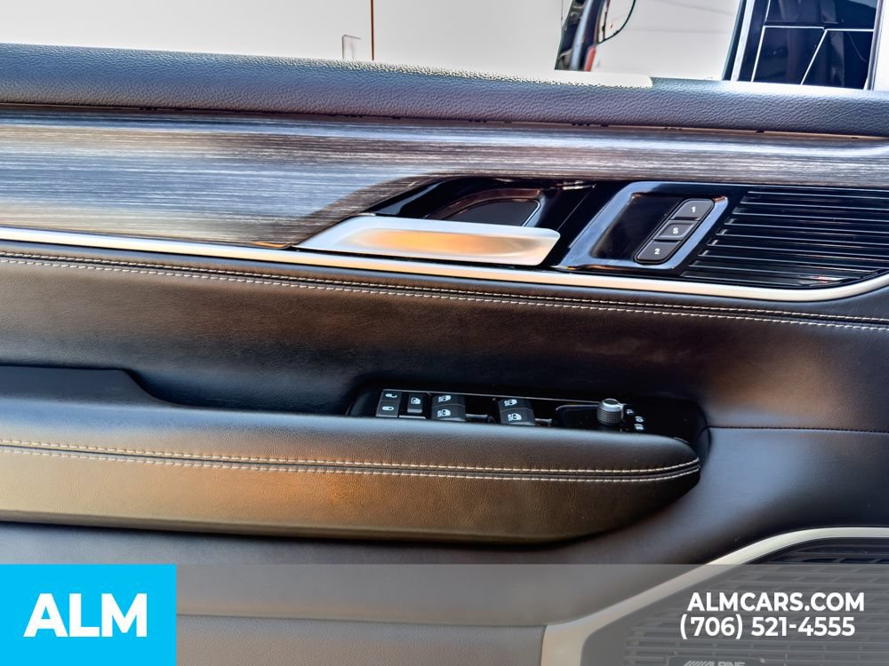 Used 2023 Jeep Wagoneer Series III w/ Preferred Equipment Group AWD/4WD image 9