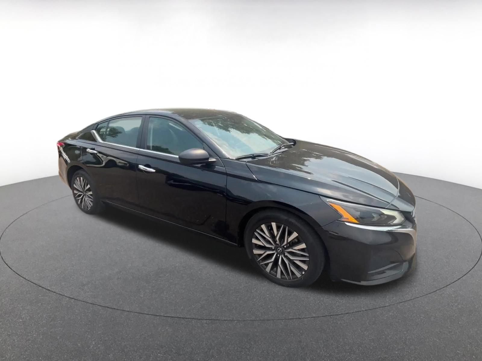 Used 2025 Nissan Altima 2.5 SV FWD video 2