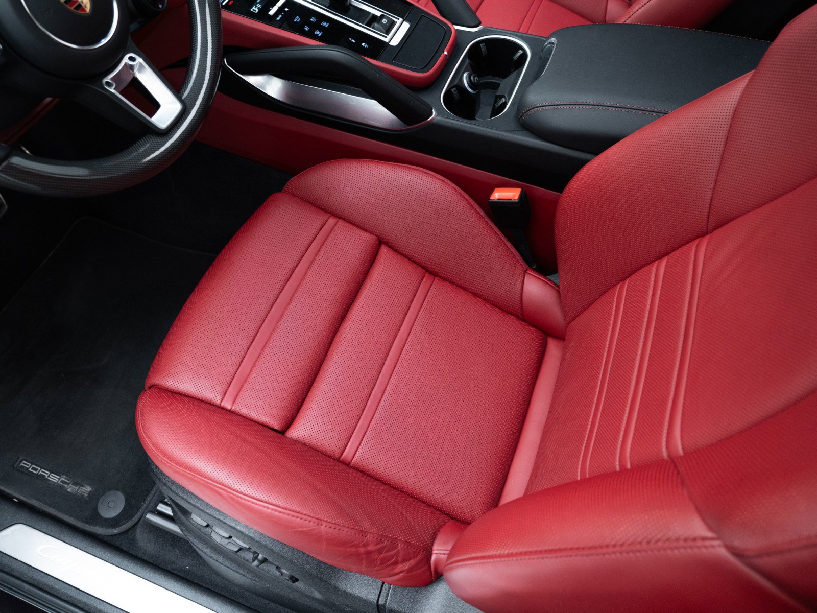Certified 2023 Porsche Cayenne Turbo image 16