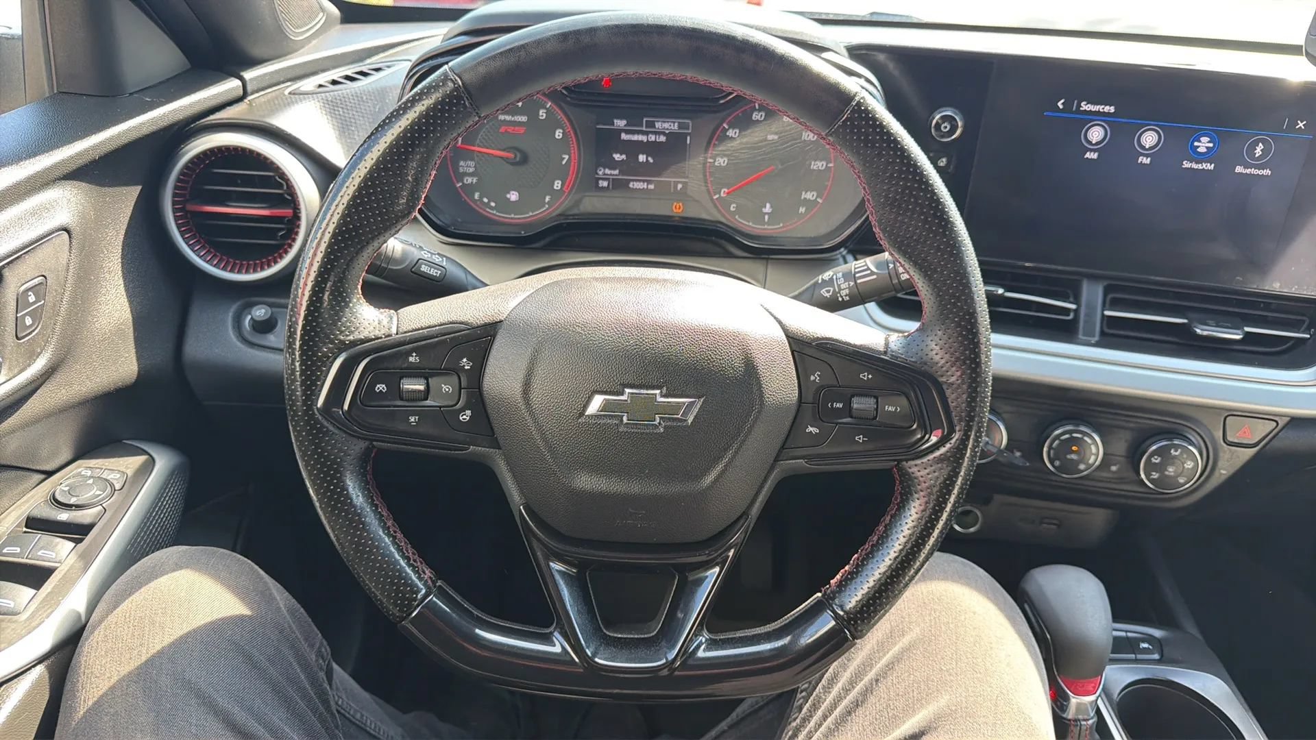 Used 2025 Chevrolet Trax RS FWD image 10