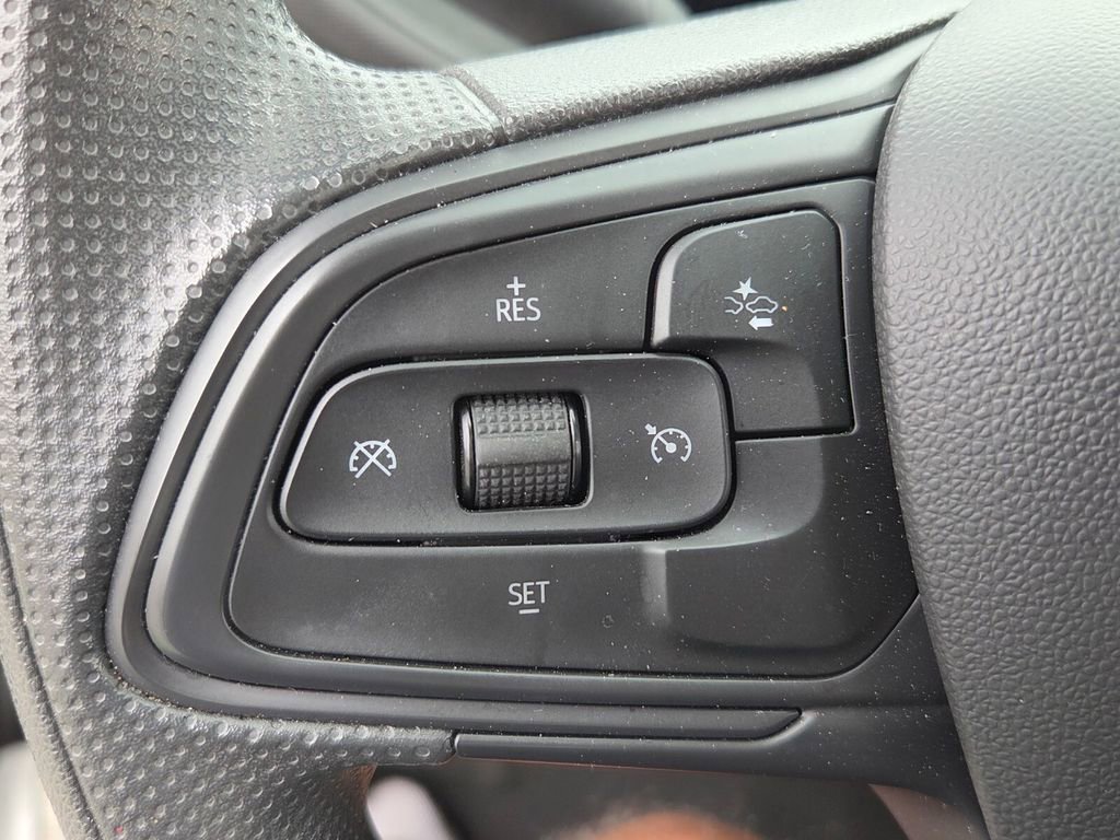 Used 2025 Buick Envista Preferred FWD image 23