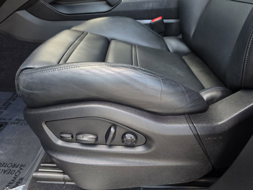 Certified 2023 Porsche Cayenne Coupe image 17