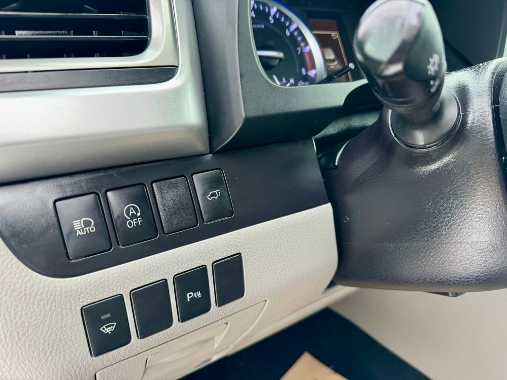Used 2018 Toyota Highlander Limited image 29