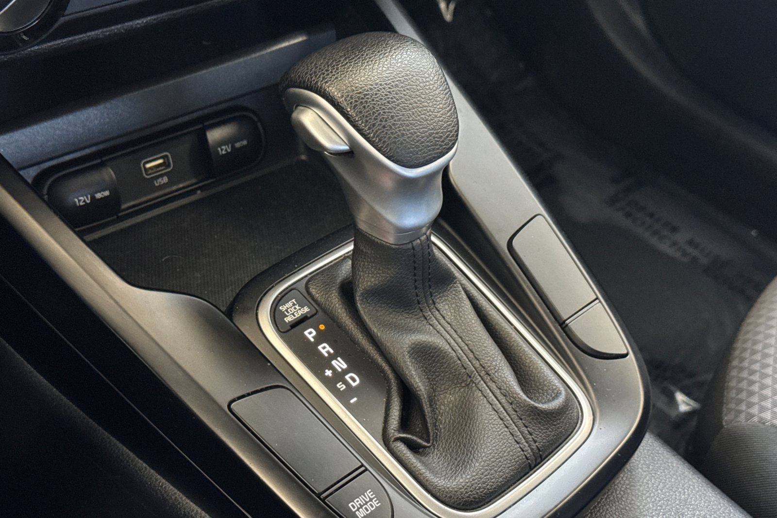 Used 2024 Kia Soul LX w/ Option Group 015 FWD image 21