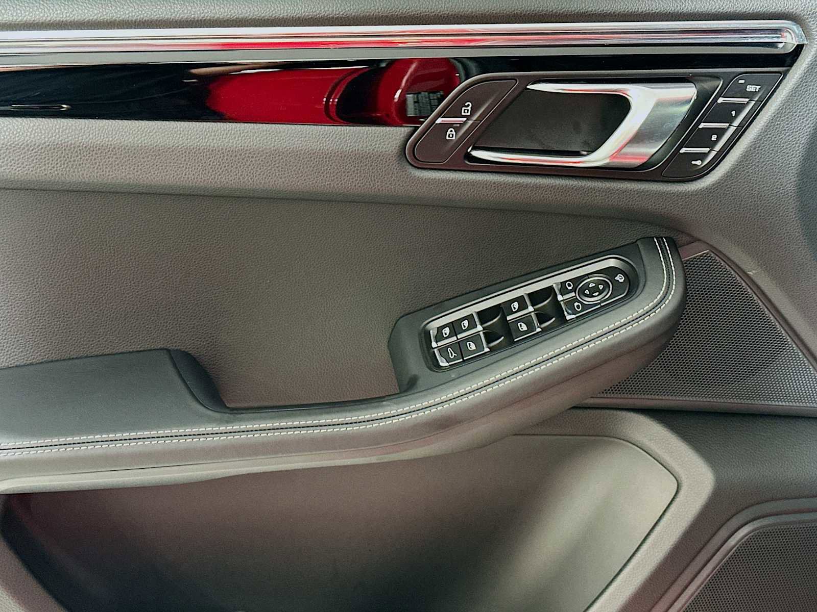 New 2026 Porsche Macan image 11