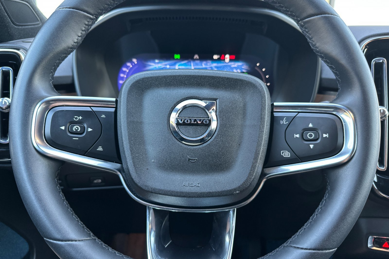 Certified 2023 Volvo XC40 Recharge Plus image 26