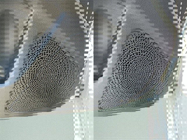 Used 2025 Genesis G70 2.5T image 20