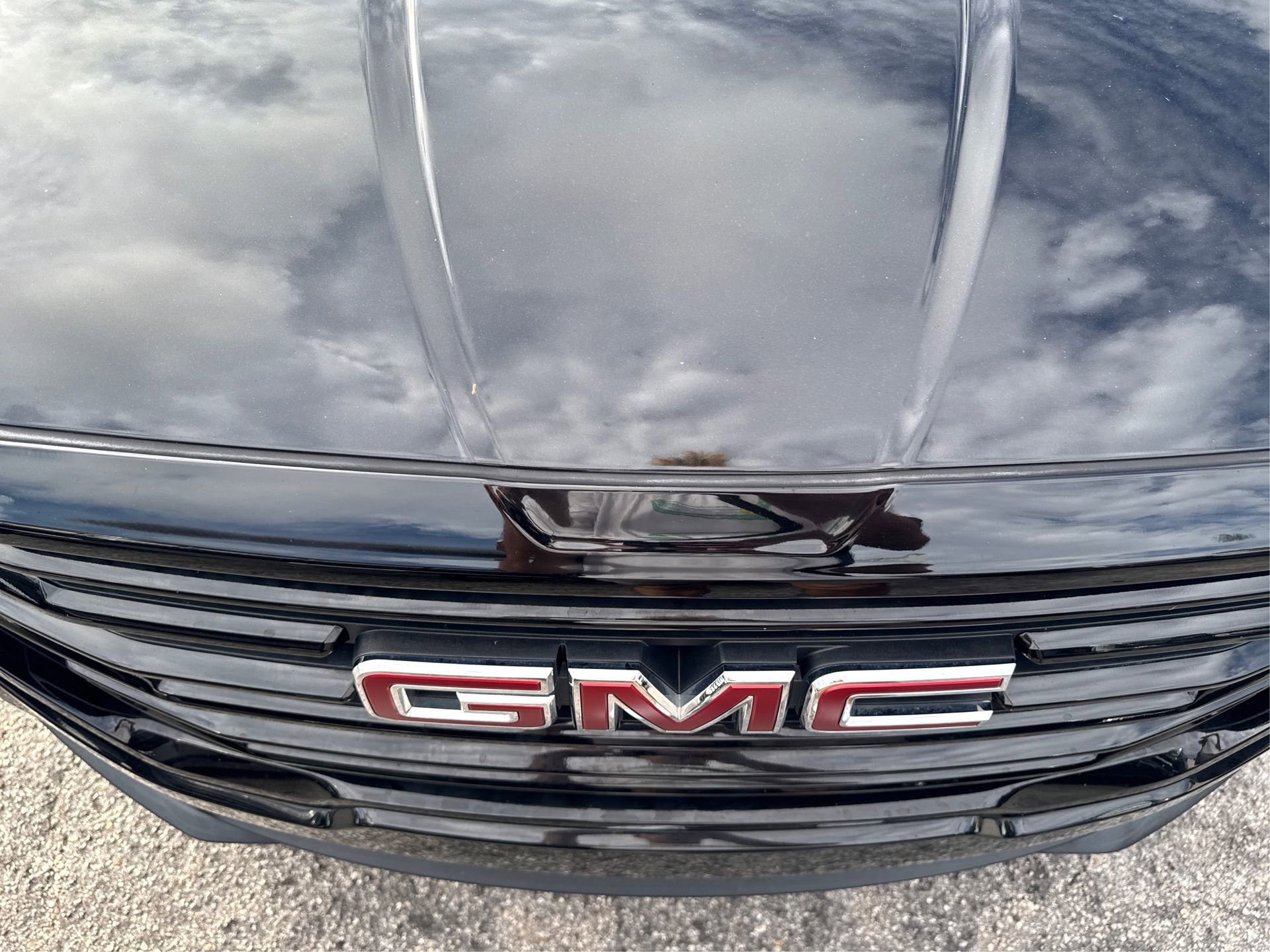 Used 2022 GMC Terrain SLE w/ Elevation Edition image 13