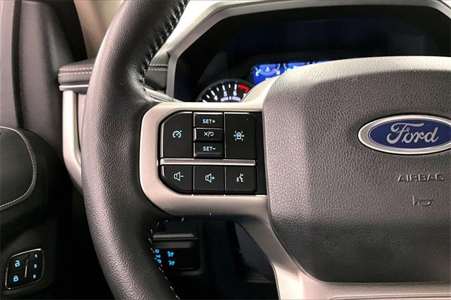 Used 2022 Ford Expedition XLT image 23