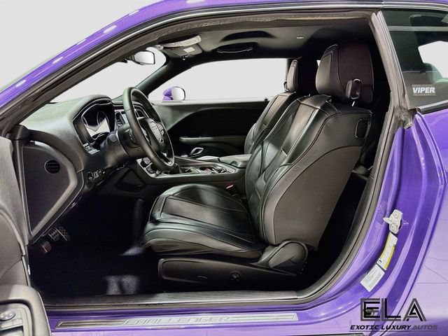 Used 2016 Dodge Challenger R/T RWD image 21