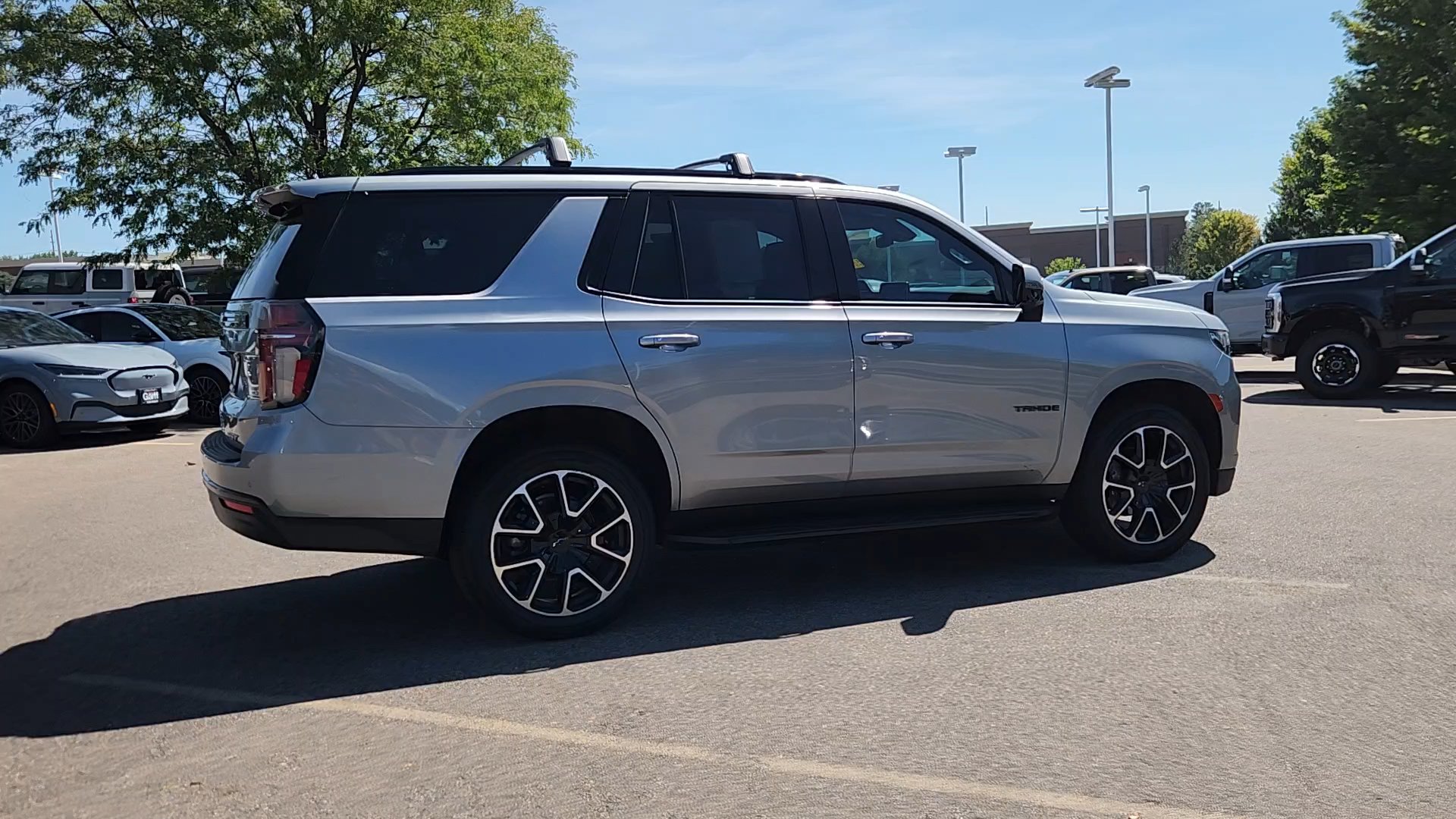 Used 2024 Chevrolet Tahoe RST w/ Luxury Package AWD/4WD image 11