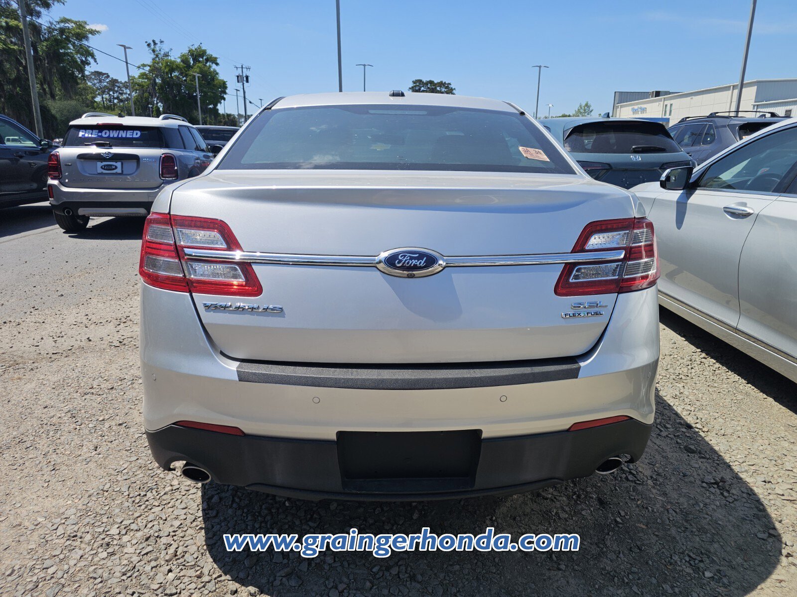 Used 2016 Ford Taurus SEL w/ Equipment Group 201A image 7