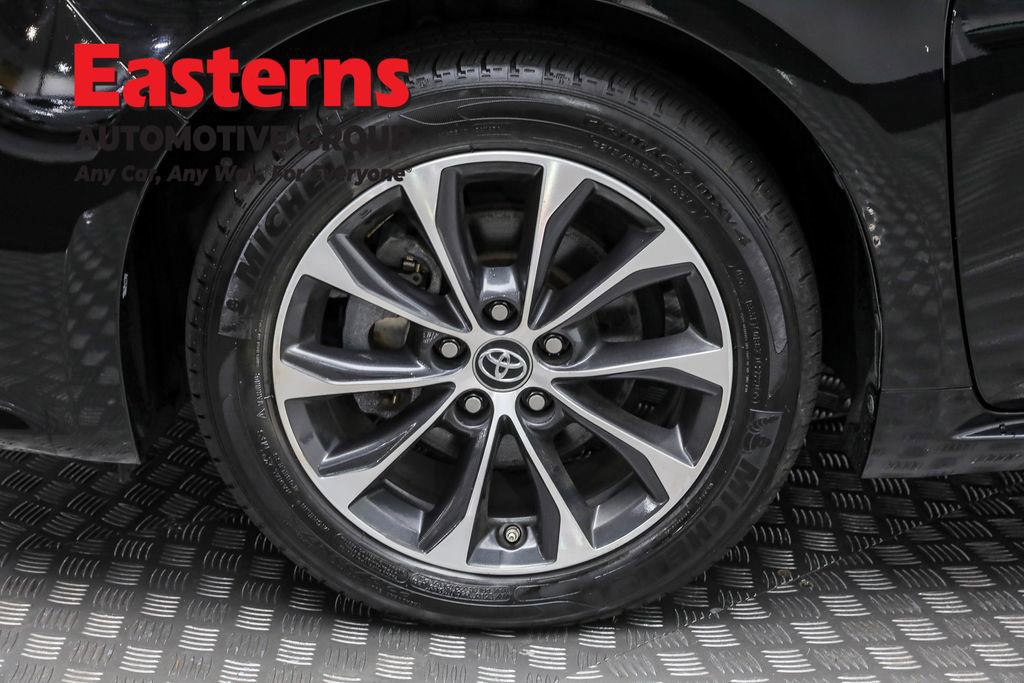 Used 2018 Toyota Avalon XLE Premium image 30