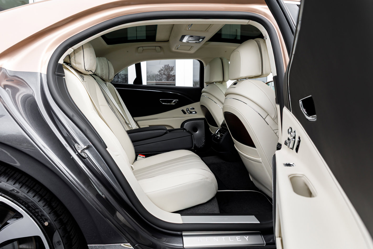 New 2026 Bentley Flying Spur Plug-In Hybrid image 35