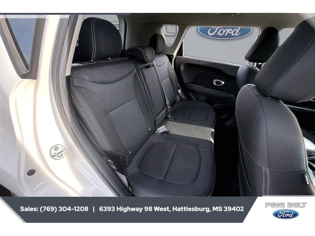 Used 2016 Kia Soul + FWD image 20