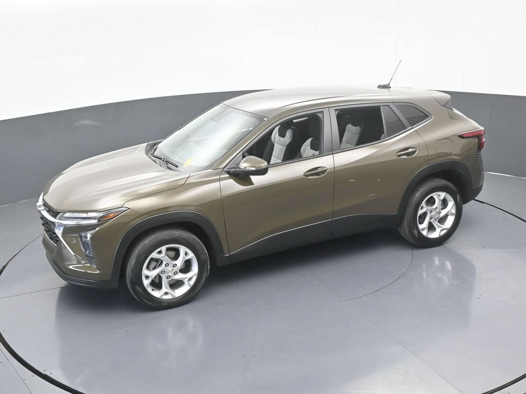 Used 2024 Chevrolet Trax LS w/ LS Convenience Package FWD image 42