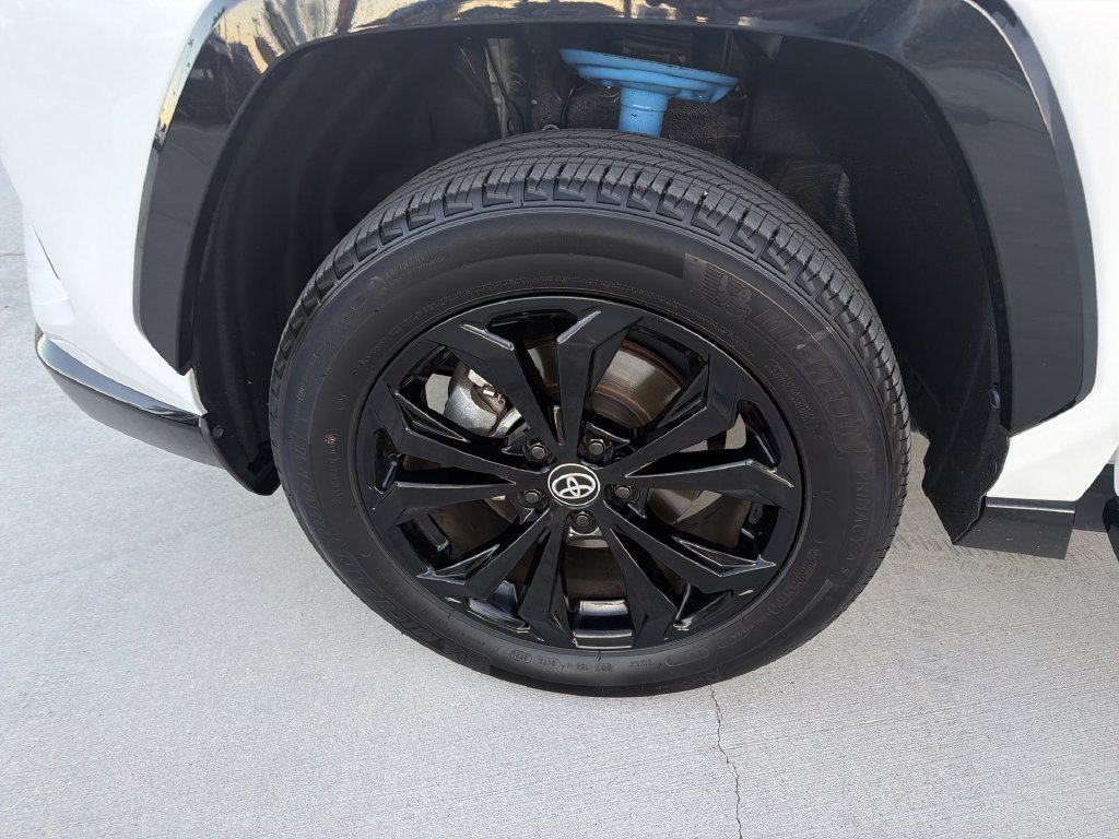 Certified 2024 Toyota RAV4 SE w/ Convenience Package AWD/4WD image 32