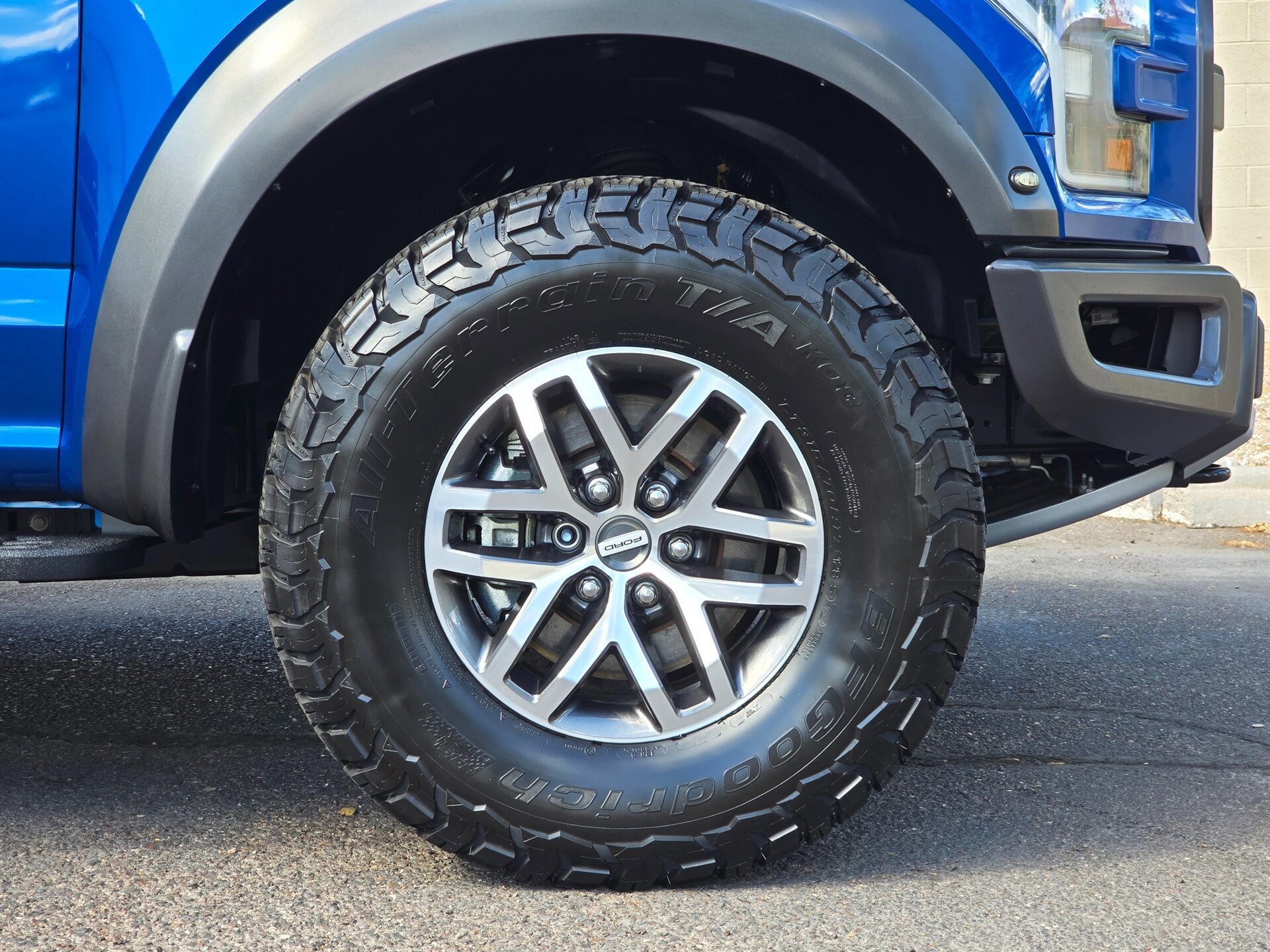 Used 2017 Ford F150 Raptor w/ Equipment Group 802A Luxury AWD/4WD image 44