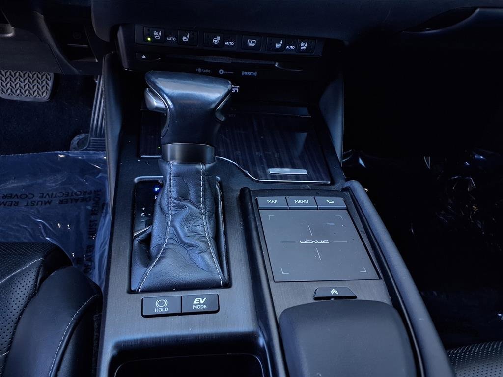 Used 2020 Lexus ES 300h w/ Luxury Package image 11