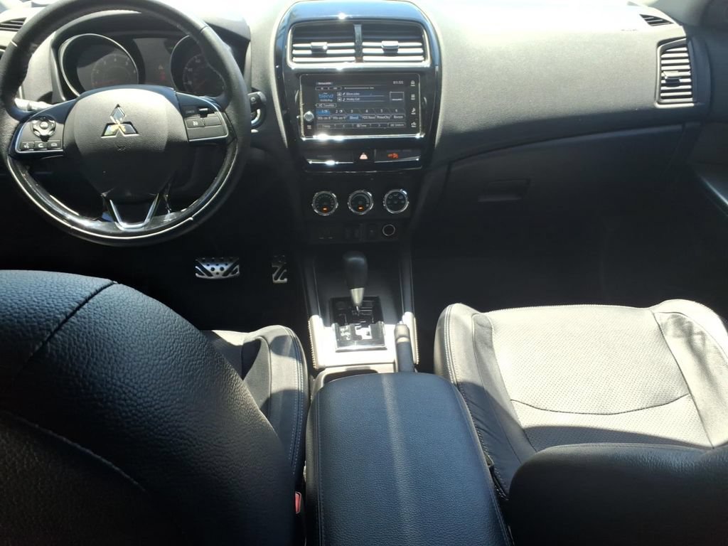 Used 2018 Mitsubishi Outlander Sport SEL FWD image 16