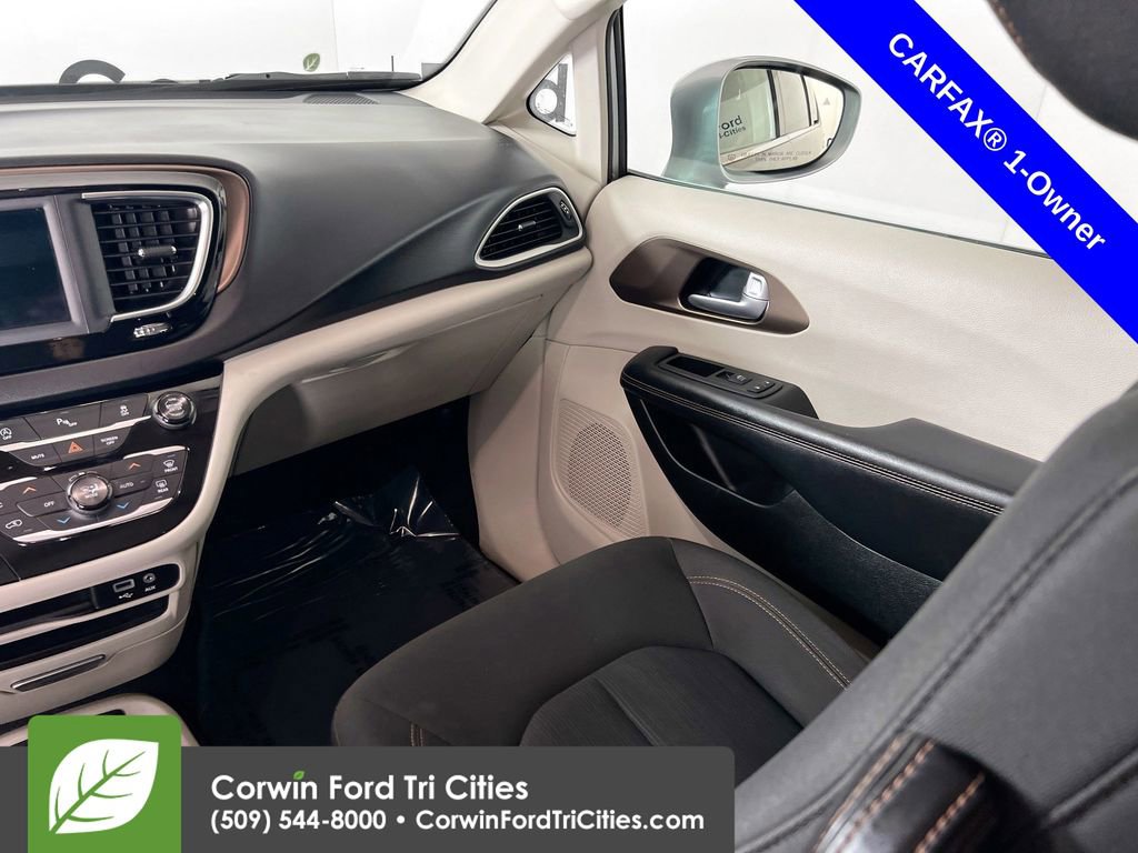 Used 2018 Chrysler Pacifica Touring Plus w/ Tire & Wheel Group image 26