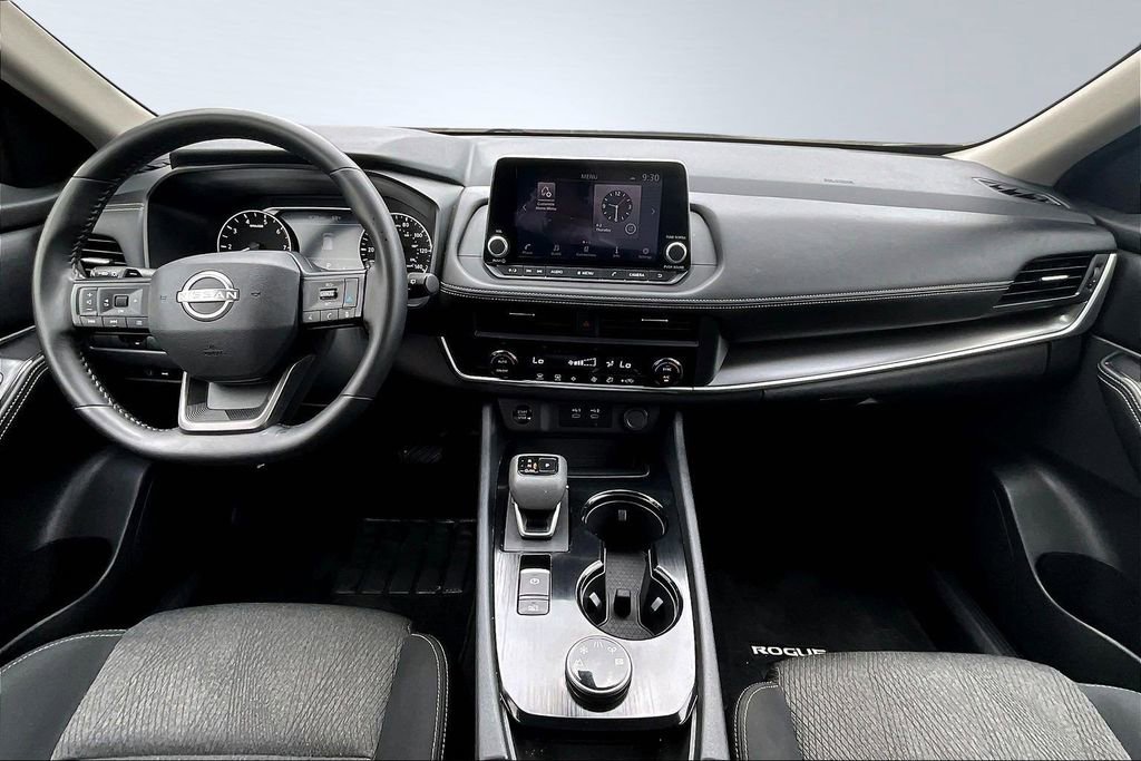 Used 2025 Nissan Rogue SV image 8
