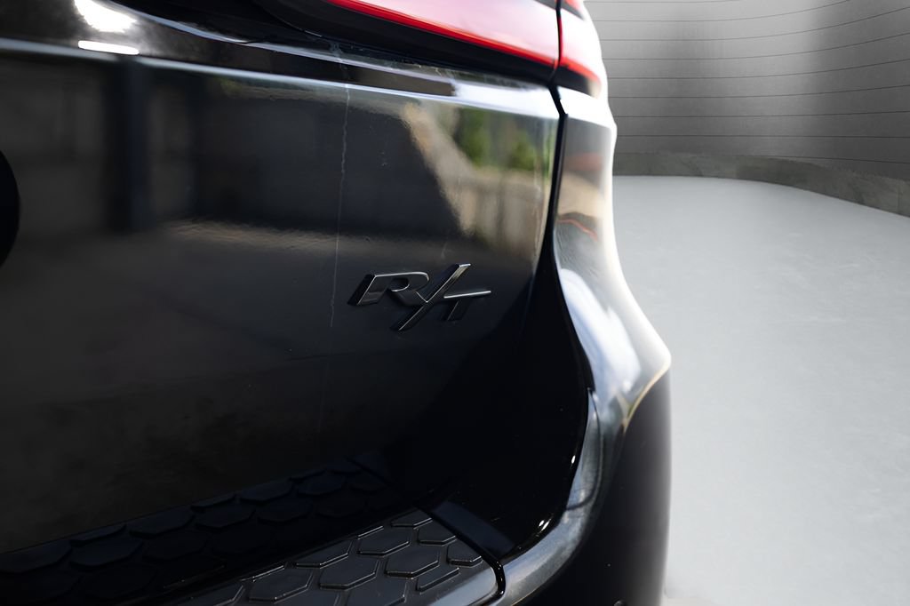 Used 2018 Dodge Durango R/T w/ Blacktop Package AWD/4WD image 18
